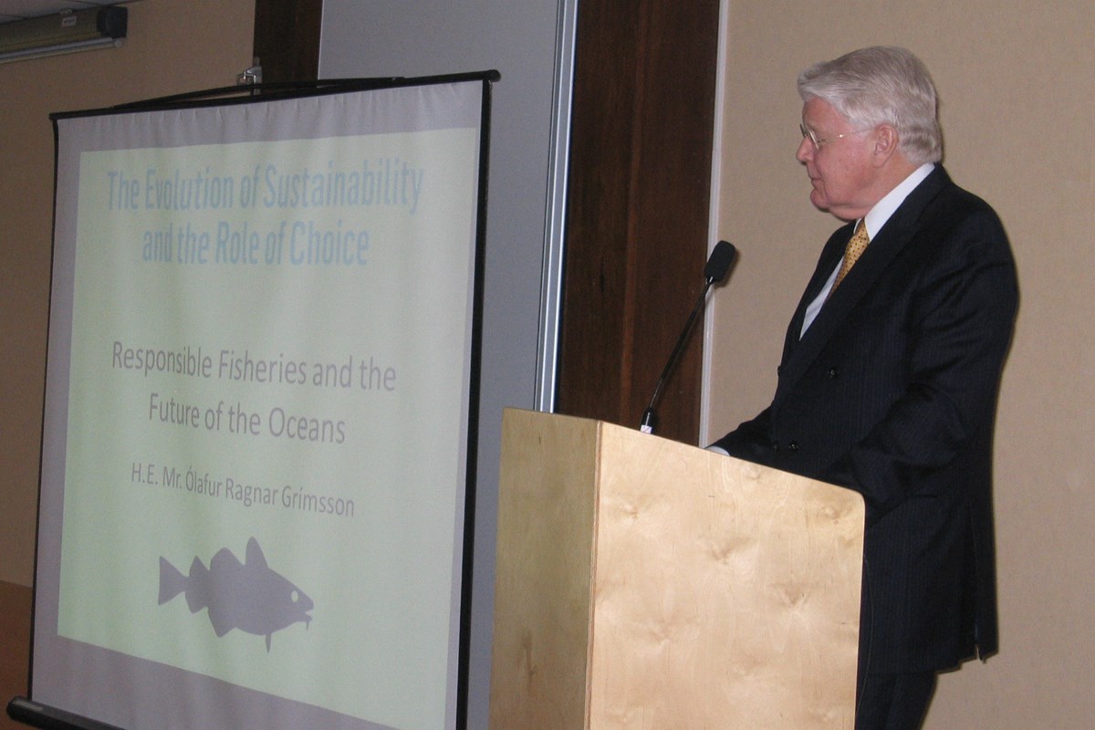 Forseti Íslands talaði á hádegisverðarfundi í Brussel